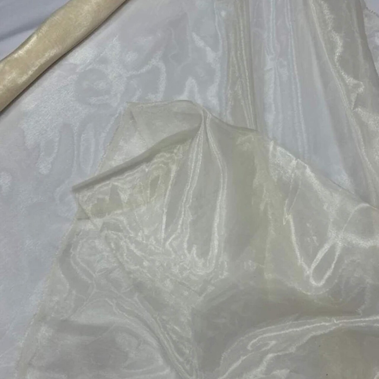 1 Yard Crinkle Organza Fabric Sheer Lightweight Polyester for Event and Home Decor